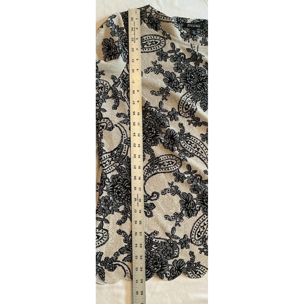Roz & Ali Women's Floral Blouse Ruffle Sleeves Beige Black Stretch Plus Size 1X - Picture 6 of 8